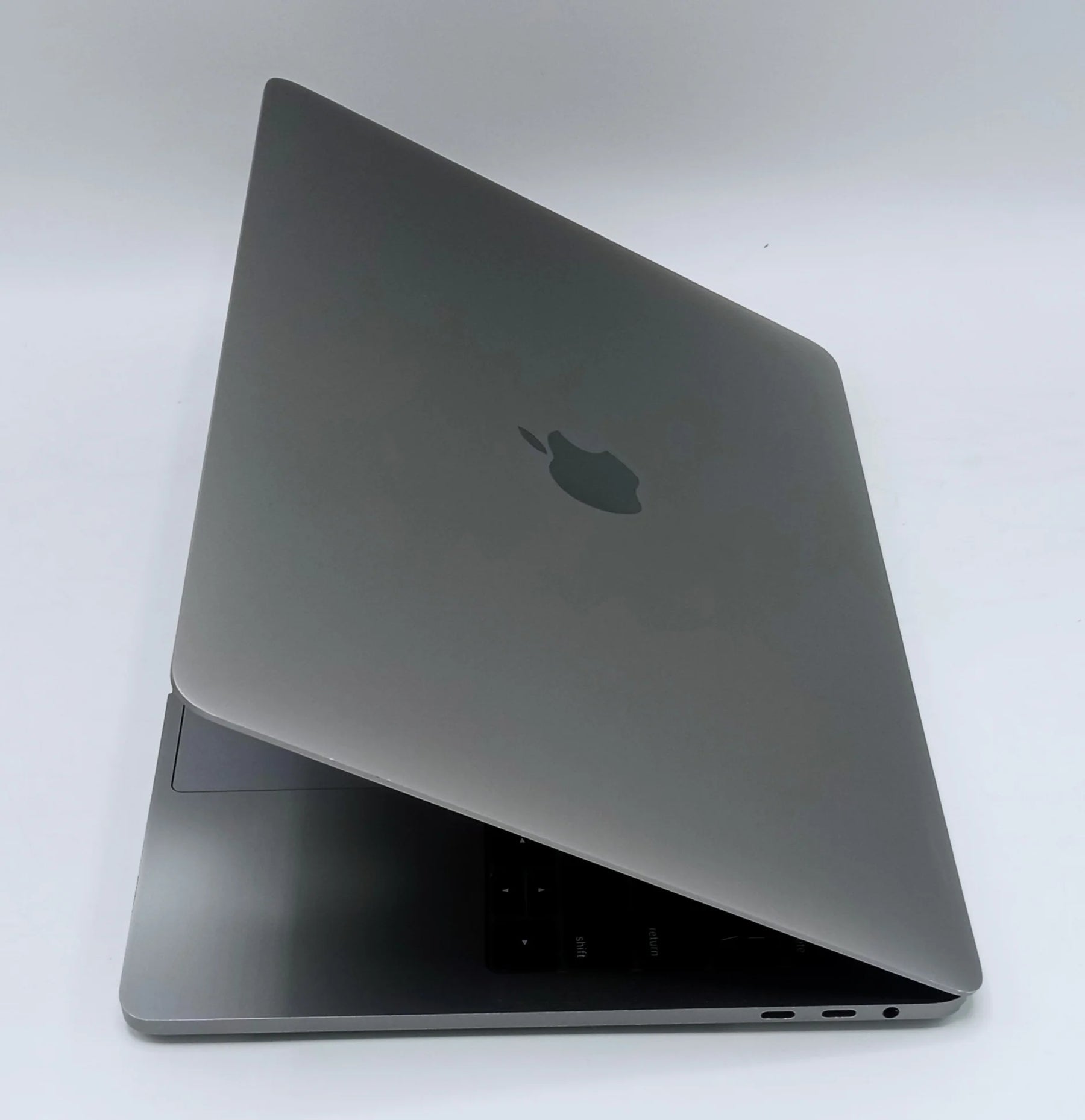 💻 MacBook Pro 13” (2019, Touch Bar) - i7, 16GB RAM, 256GB SSD | 2-Year Warranty Included