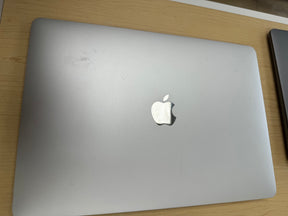 Macbook Air 13" Retina 1.5TB 16GB RAM Powerful