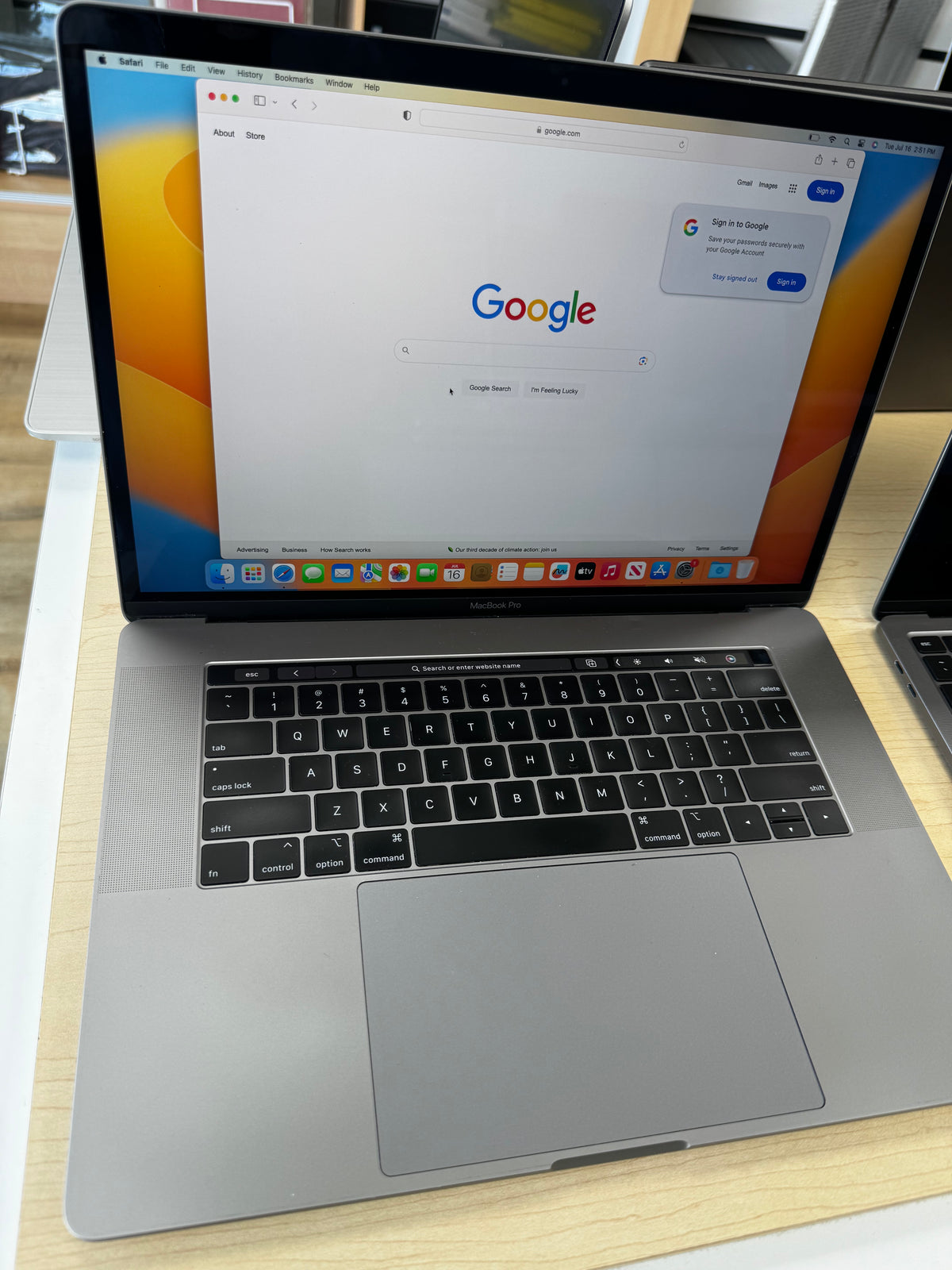 Macbook Pro 15" i9 32GB 1TB SSD Powerful