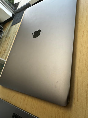 Macbook Pro 15" i9 32GB 1TB SSD Powerful