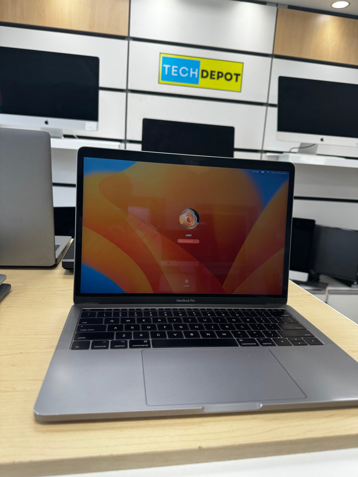 Macbook Pro 13" 2017 i5 8GB 256GB SSD